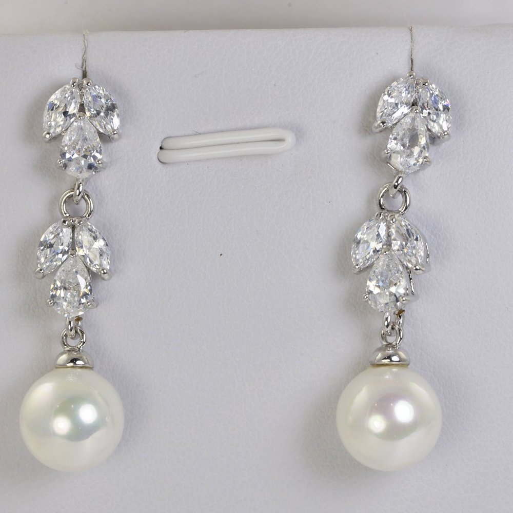 Luxury CZ Trendy Halo Brilliant Drop Dangle Earrings